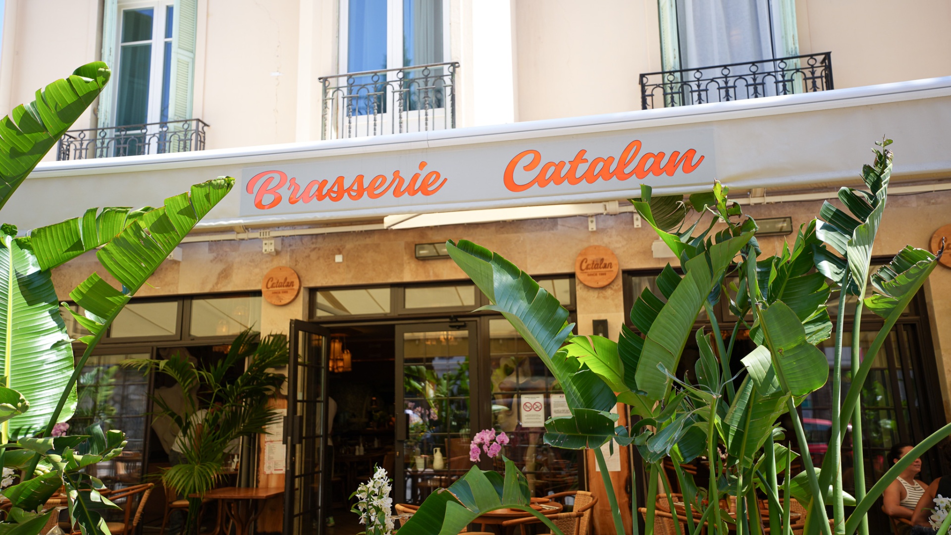 Façade du restaurant Le Catalan, boulevard du Maréchal Leclerc